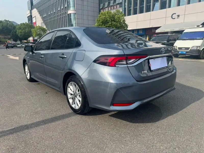 Toyota Corolla 2021 Hybrid — экономичность и современные технологии